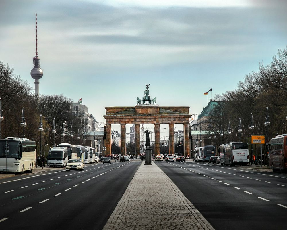 Brama Brandenburska w Berlinie, jeden z kierunków przewozów do Niemiec